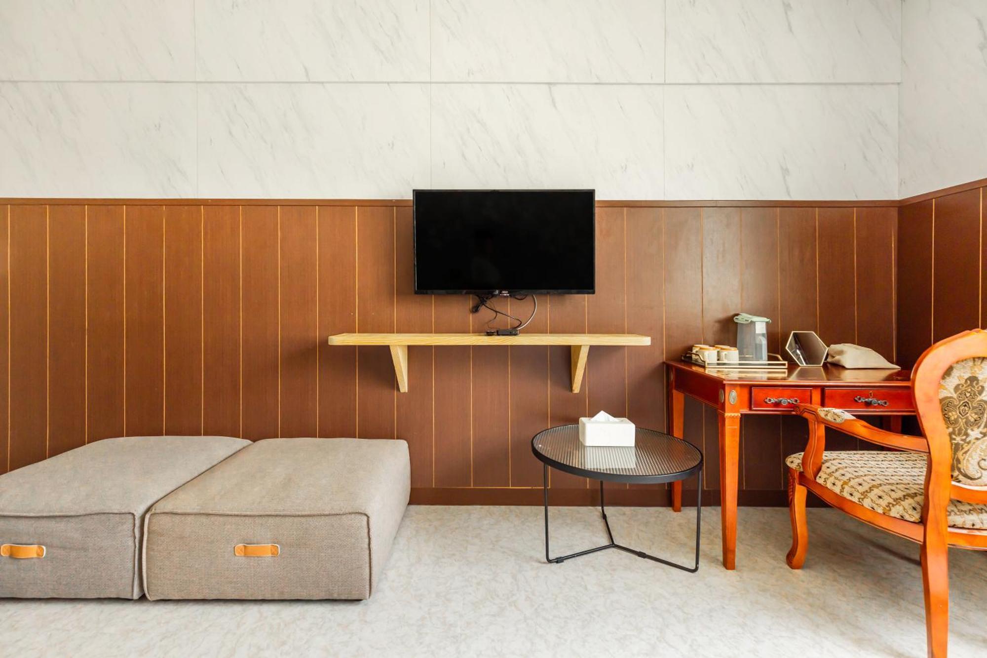 Hotel 32小巷弄 Tainan Zewnętrze zdjęcie